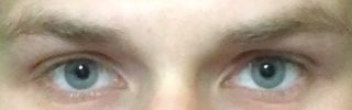 Blue / Green eyes